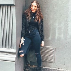 Meet your Posher, Nadia